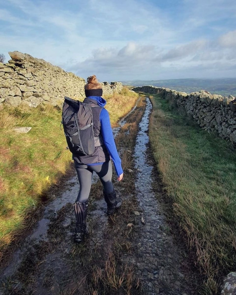 Who's ready for the weekend?

📷 @outdoors_and_wild
Walking into a four day weekend 🙌🏼

#trekmates #drypack #gaiters #goretex #Hiking #Wales #ExploreMore #Views #Winter #Adventure #TheGreatOutdoors #HappyPlace #GoNicePlacesDoGoodThings #Vibes #BeautifulWales