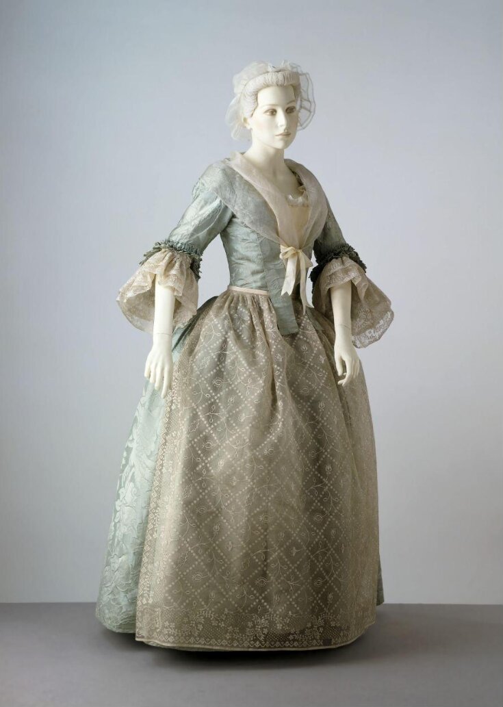 MadameGilflurt's tweet photo. She looks a little annoyed... This #Frockingfabulous Robe a l'Anglaise of the 1750s is via the V&amp;A. https://t.co/pggAxBgCTn
