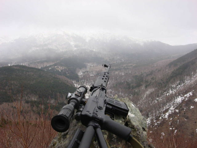 Видео от первого лица рф. Зимняя снайперская винтовка. Снайпер в горах. Горы и винтовка. Снайпер винтовка.