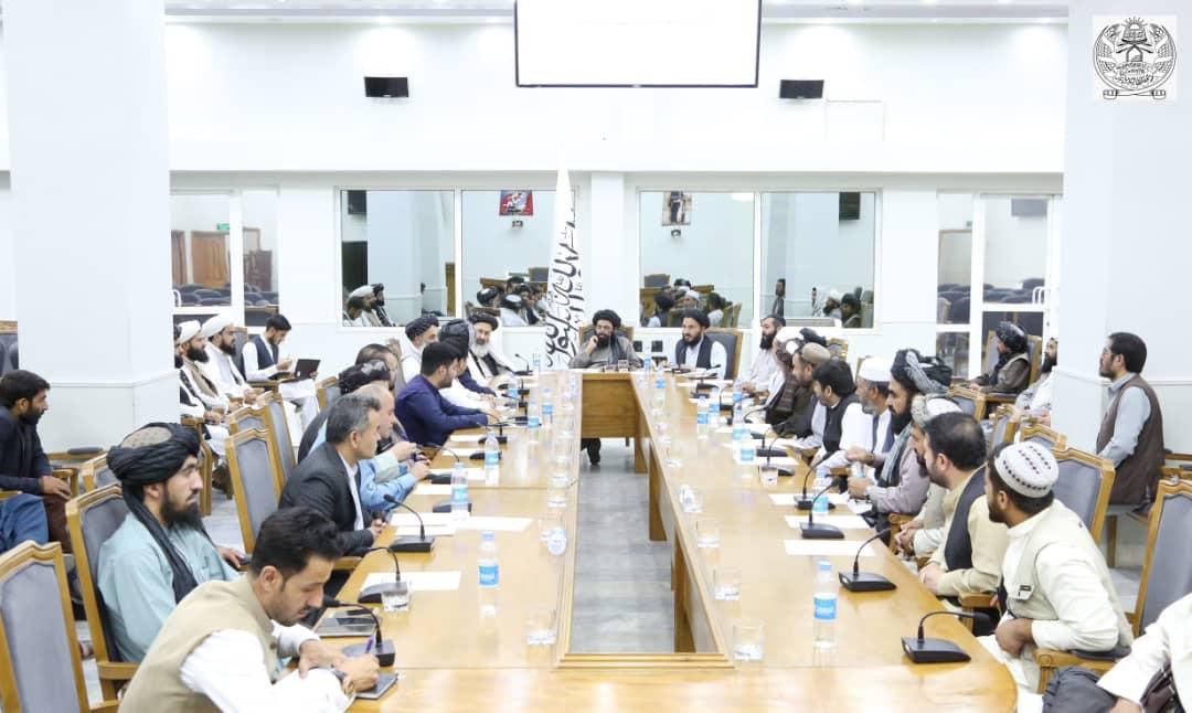 A very first meeting of Taliban’s so-called Ministry of Finance.
It looks like no woman is living in Afghanistan. Sad and funny at the same time!
#TalibanWillBiteBack