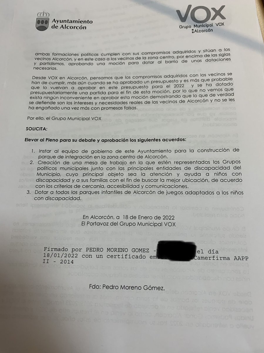 PedroMorenoGmz's tweet photo. Psoe-Podemos en #Alcorcon han votado en contra de la Moción presentada por @Vox_Alcorcon para la construcción de un parque en la zona centro que sea inclusivo y adaptado a las personas con discapacidad y movilidad reducida. Estos son los que van de sociales. Verdadera vergüenza. https://t.co/i59Dzb3LXx