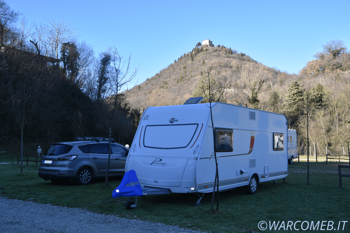 warcomeb's tweet photo. https://t.co/qfn9eXLSQE #pleinair #caravan #roulotte #campingcinisco #frontone #montecatria https://t.co/YhROyW9DVq