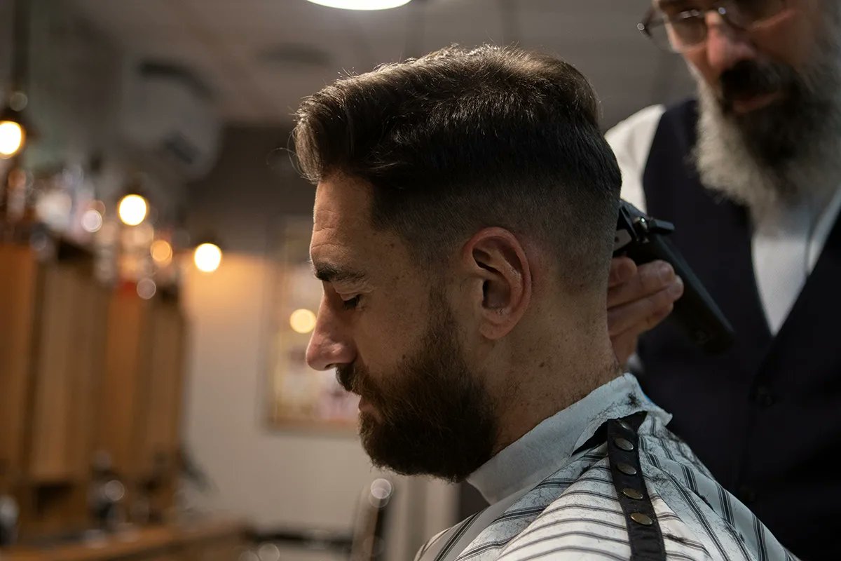 BarberiaGyC's tweet photo. 🤏✨✨✨✨
•
@BarberiaGyC
#barberiagyc #barberia #barbershop #gyc #barbero #barber #barberos #barbers #pelo #hair #haircut #hairstyle #oldschool #fade #peinado #classic #clase #shave #shaver #hairgrooming #pomade #cera #grooming #men #gentlemen #cabello  #barberiaenmadrid #barba https://t.co/8YkW7MpT9K