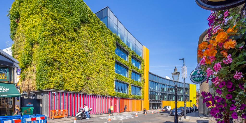 RIBAJ's tweet photo. The construction industry is responsible for 40 per cent of the UK’s carbon footprint. So what should be on the architect's climate crisis to-do list? [AD] @Aluprof_UK #ribajproducts https://t.co/ltbfakyrOf https://t.co/q0nc8yaxgw