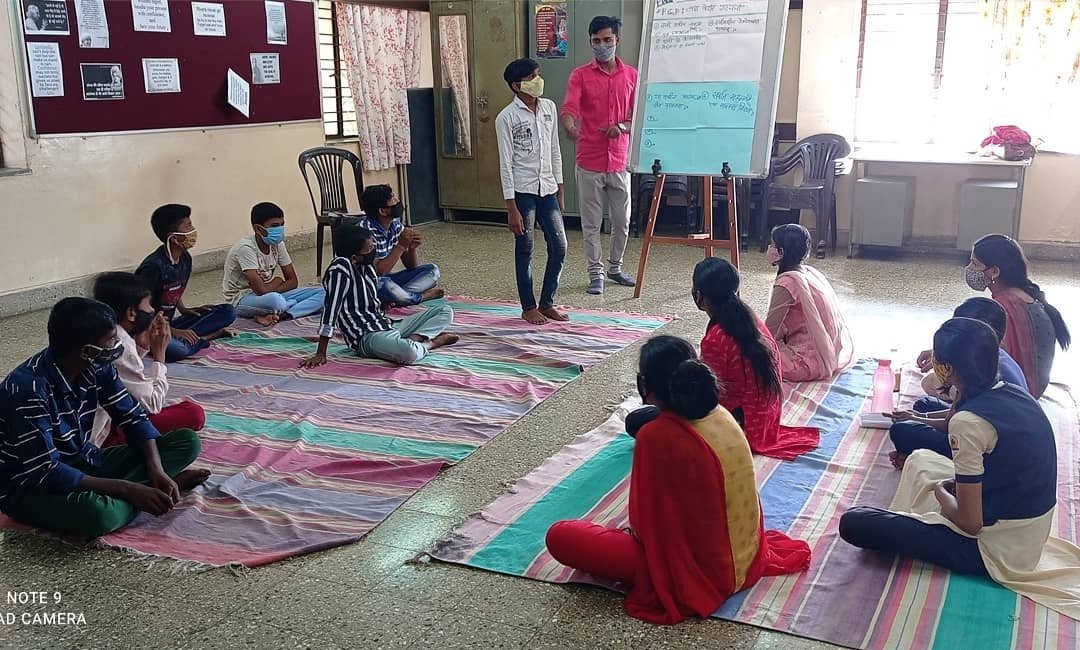 Working with boys does not mean ignoring the voices of girls, in fact, boys' groups need to be safe and inclusive spaces where girls can be heard. 

#GenderEquitableBoys
#SafeSpaces