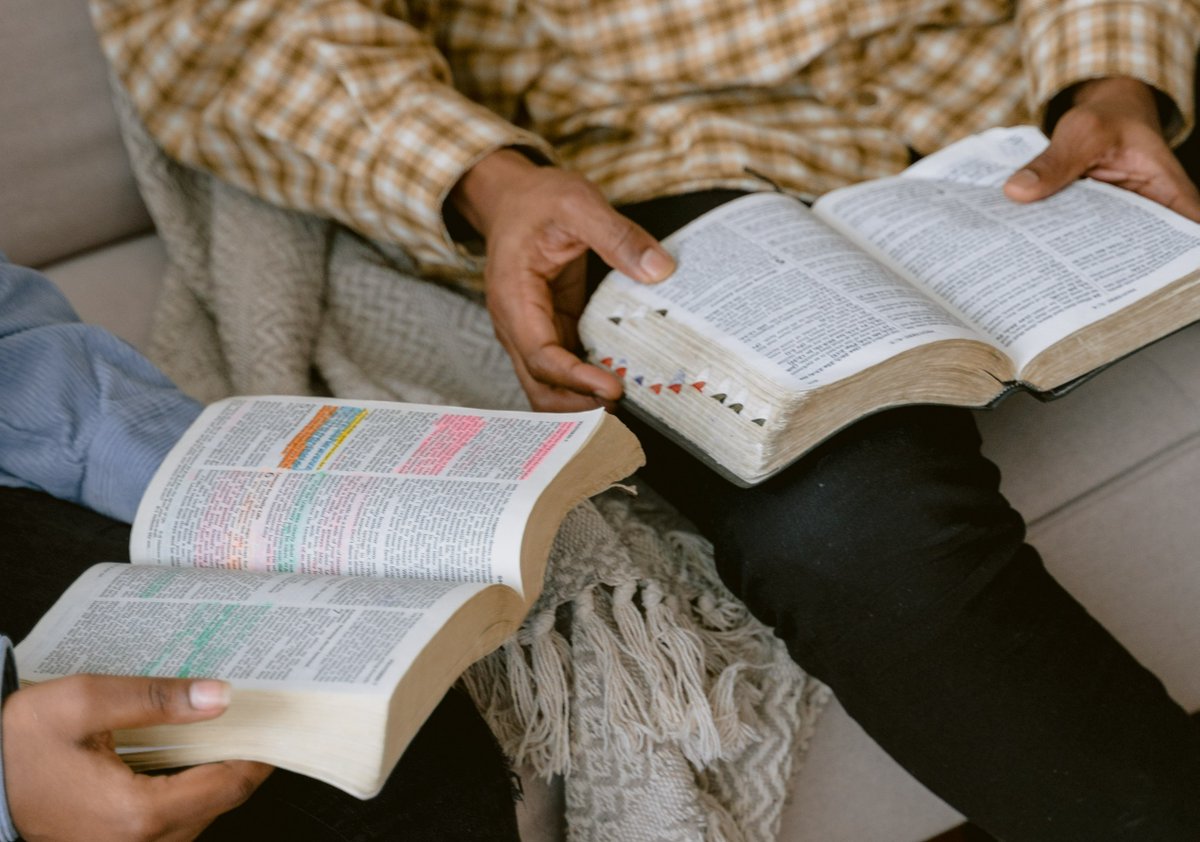 world_parish's tweet photo. This week the Global Relationships team are sharing on 'A Word in Time'  - the daily online bible study hosted on the Methodist Church in Britain.

Today, Sheila Norris, Acting Partnership Coordinator for Asia Pacific shares on 2 Samuel 18:19-23: https://t.co/OsZs7ZMKSK https://t.co/jfEZQ4tcqQ