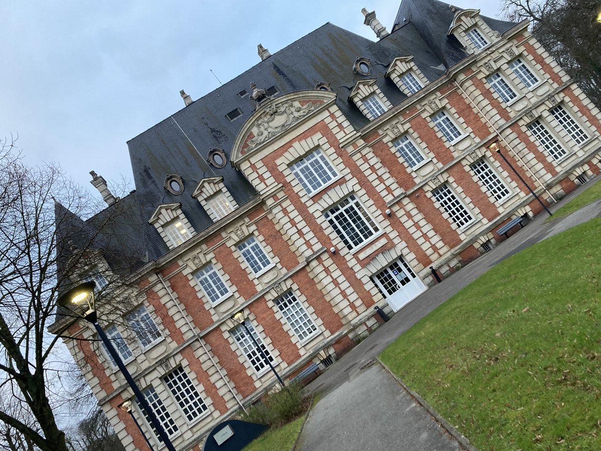 Très souvent à Reims, parfois à Paris, aujourd’hui à Rouen ! C’est ça faire de la #ComInterne à ⁦<a href="/NEOMAbs/">NEOMA Business School</a>⁩ 💜💜💜