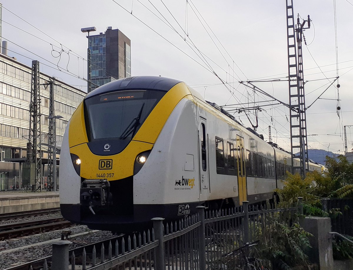 bwegtBW's tweet image. Unsere Grinsekatze in #Freiburg 😸➡️🏙 #Coradia #Continental #BR1440 @DB_Bahn @Alstom

Danke bahnbilder_kaiserstuhl auf Instagram für diesen tollen Schnappschuss! 🙏📸💛