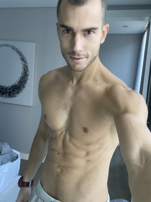 Hi 👋 https://t.co/uavSmmqkDE