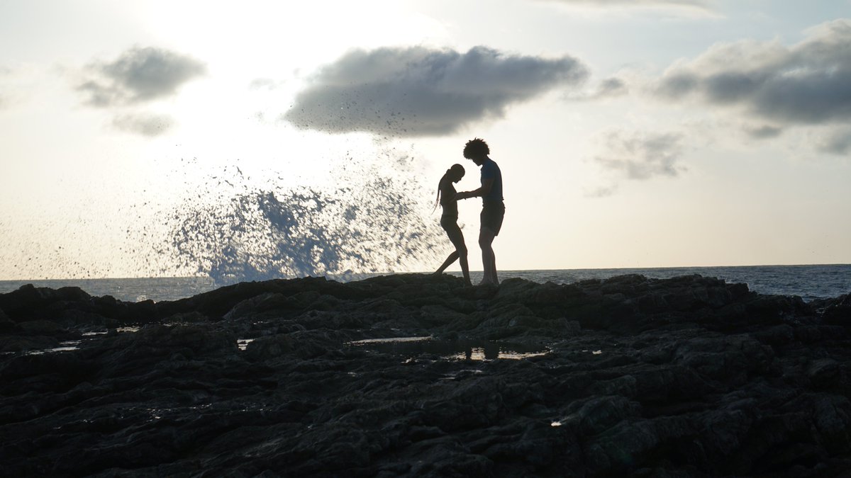 mataiblacklock's tweet photo. When the moment's right... go for it ❤️🔥
Swapped out my #GenerativeMask banner for this picture of @zoyayaseka and I 💕🌊🌞
taken by @mayactucker 📸
edited by me 🖌️
#photographyNFTs #comingsoon #beforeandafter #thetimeisnow #NFTwithMe https://t.co/Y97YydWBrq