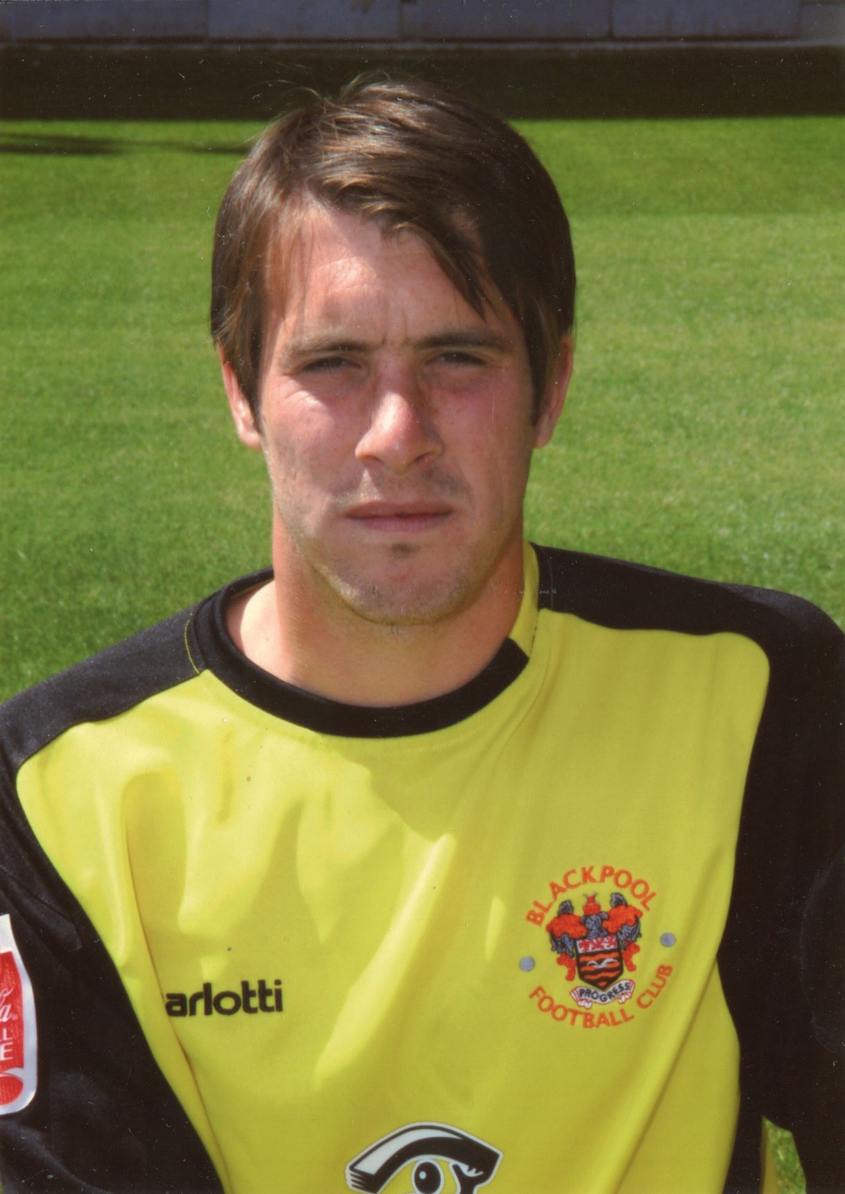 Happy 40th Birthday today to former Pool goalie ... Rhys Evans

Hope you have a great day Rhys !      