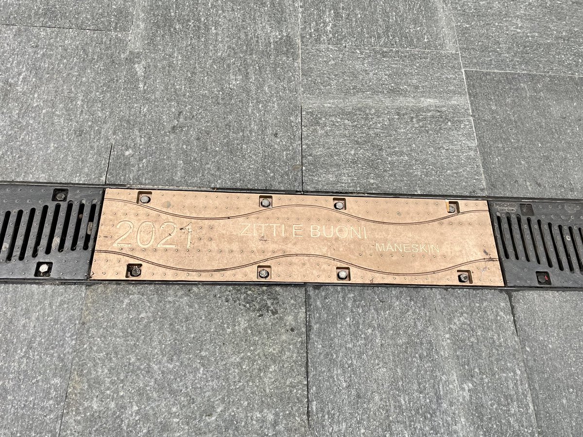 SanremoM's tweet photo. Posizionata nella walk of fame dedicata ai vincitori del Festival la targa dei Maneskin❤️ @ManeskinFanClub #maneskin #Sanremo2022 https://t.co/w5WlKsxEaH