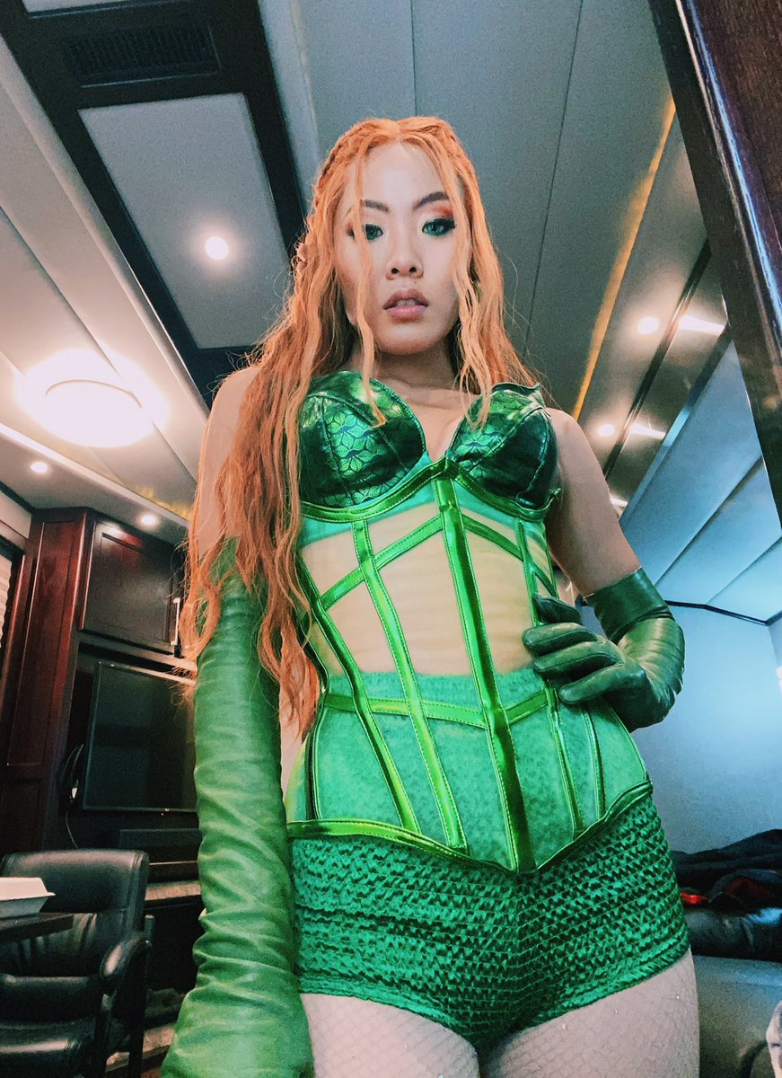 NicoleKang's tweet photo. Okay I NEED to go to bed but I’m drowning in your poison Ivy love and I can’t fall asleep! Also now that I’m laying here. Is Mary’s PI look sort of giving you e-girl or is it just me…. https://t.co/qIQlLSTaj7