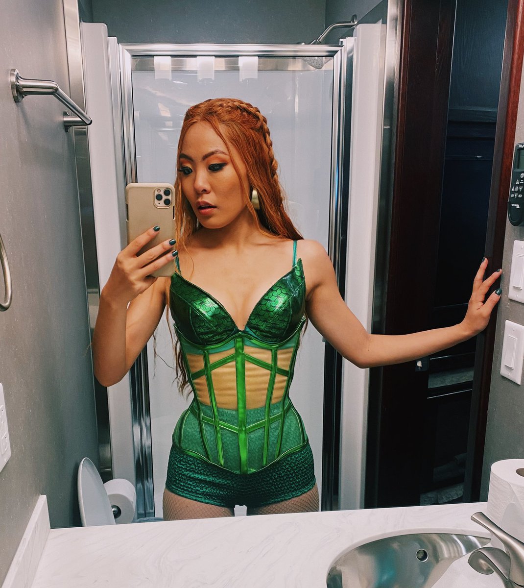 NicoleKang's tweet photo. Okay I NEED to go to bed but I’m drowning in your poison Ivy love and I can’t fall asleep! Also now that I’m laying here. Is Mary’s PI look sort of giving you e-girl or is it just me…. https://t.co/qIQlLSTaj7