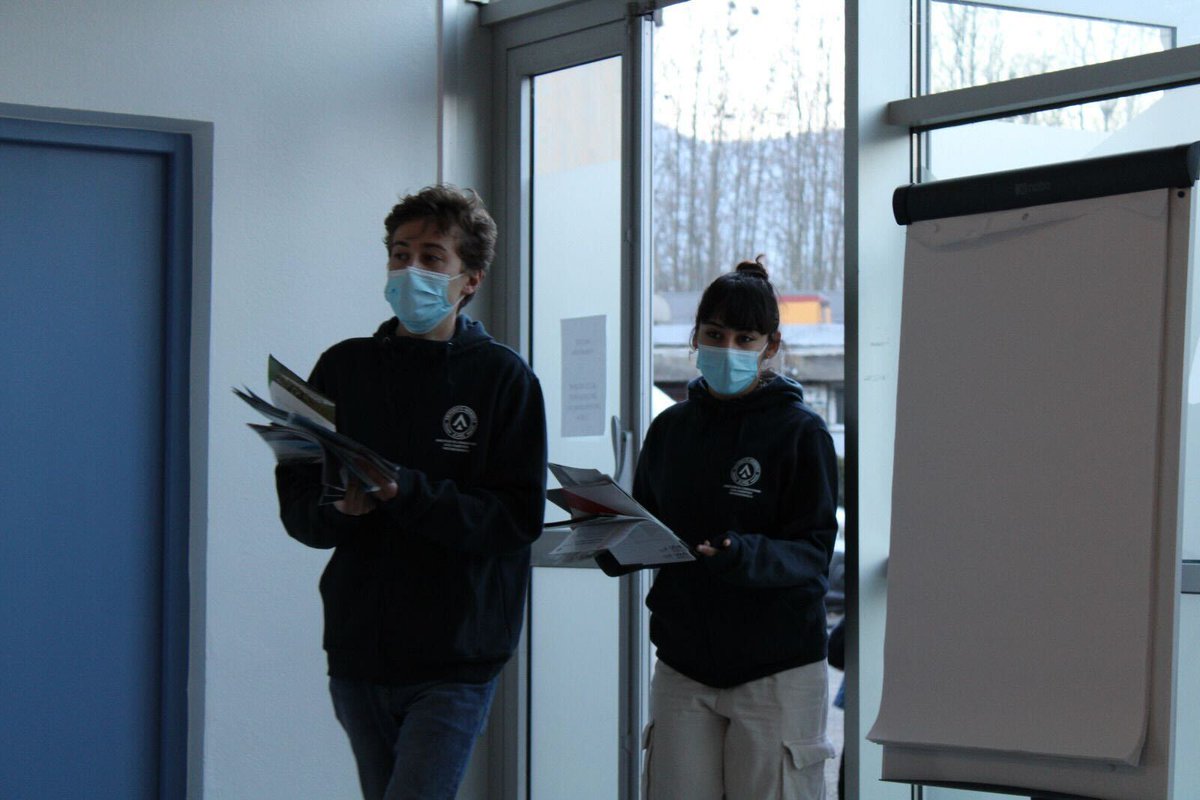 #JDL2022 // Retour sur la Journée du lycéen en quelques chiffres !
👉 7 700 lycéennes et lycéens ont consulté le site web 
👉 + de 10 000 ont assisté aux conférences en ligne 
👉 Près de 5 000 ont visionné le LIVE YouTube 
Merci pour votre participation ! 🥰