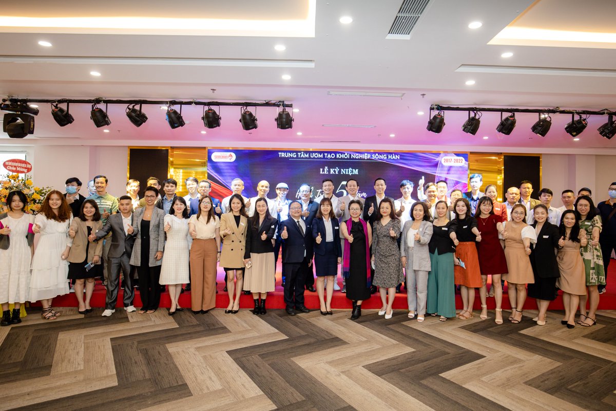 Songhan Incubator in Da Nang, Vietnam, thanked its supporters during the celebration of their 5th anniversary, including PUM experts Peter van Dijk and Maud van den Meiracker, who could not attend, but received a virtual 'thank you'!. #businessincubator  #remoteadvice #vietnam