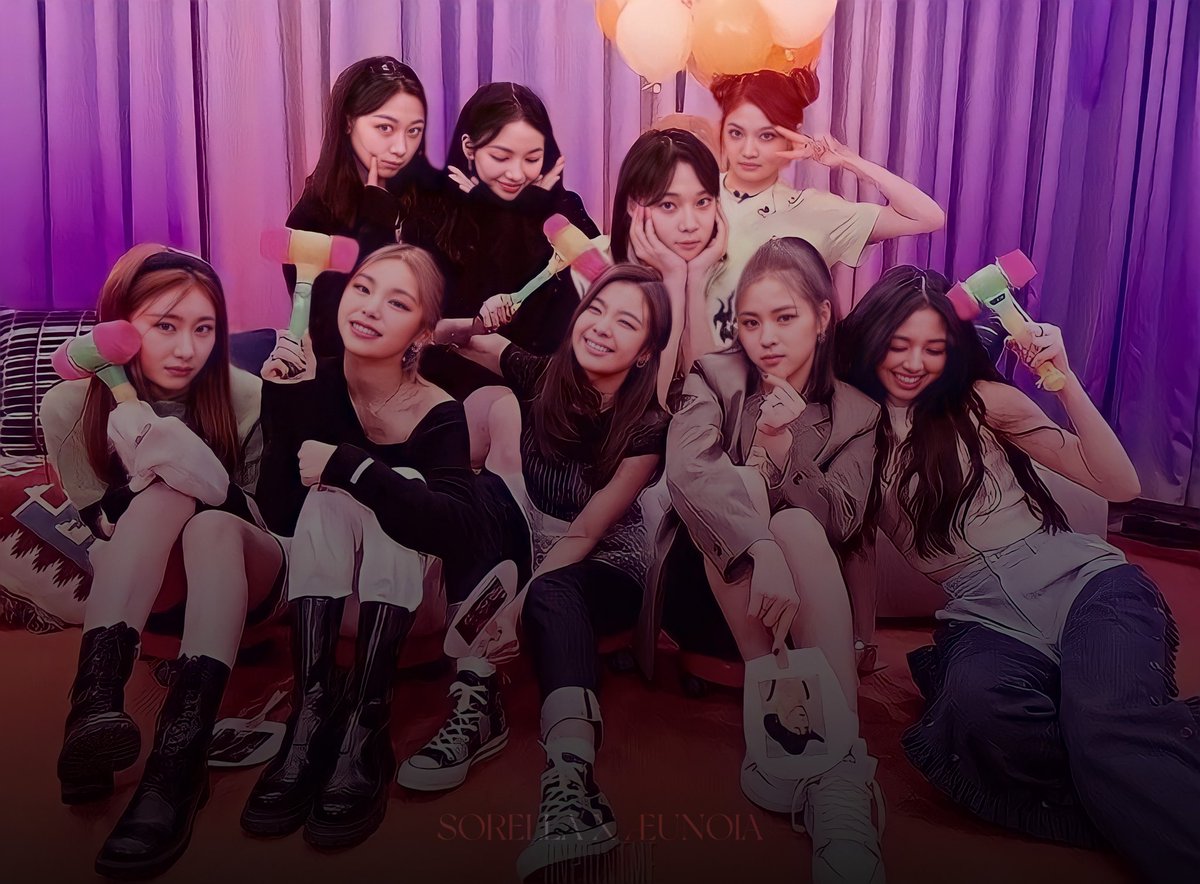 AEUNOIA_members's tweet photo. Guess who we’re with? 👀
#VALENTINE🤍 #VIOLET💜 #MAURIELLE❤ #REV💙 #AetherEunoia https://t.co/MJe0OESBHN