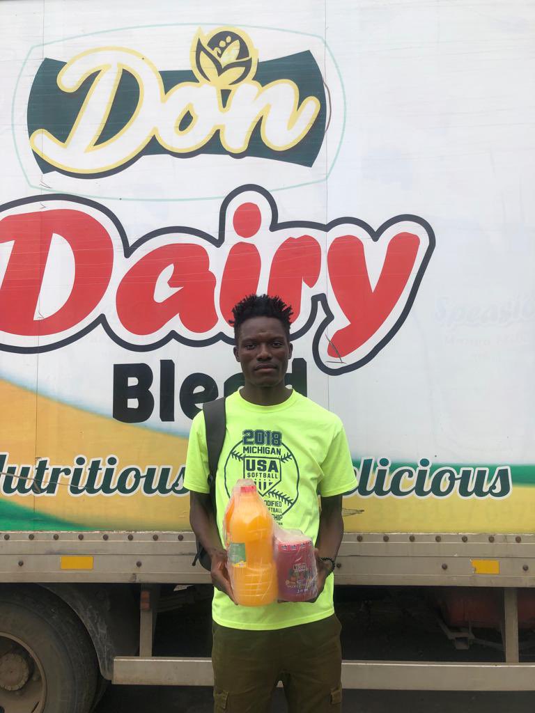 donproductszm's tweet photo. Kay Phiri, Fos Ter Jr &
Craig Sane came through to pick up their hampers, you could be next. #JuiceUp #LikeADon https://t.co/AUNoPkBVFe