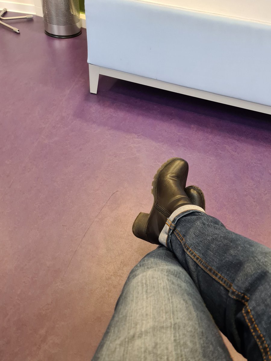 Natas__cha's tweet photo. Ouderwets wachtkamer tweetje
#WhyNut https://t.co/TrIPvtvOQu