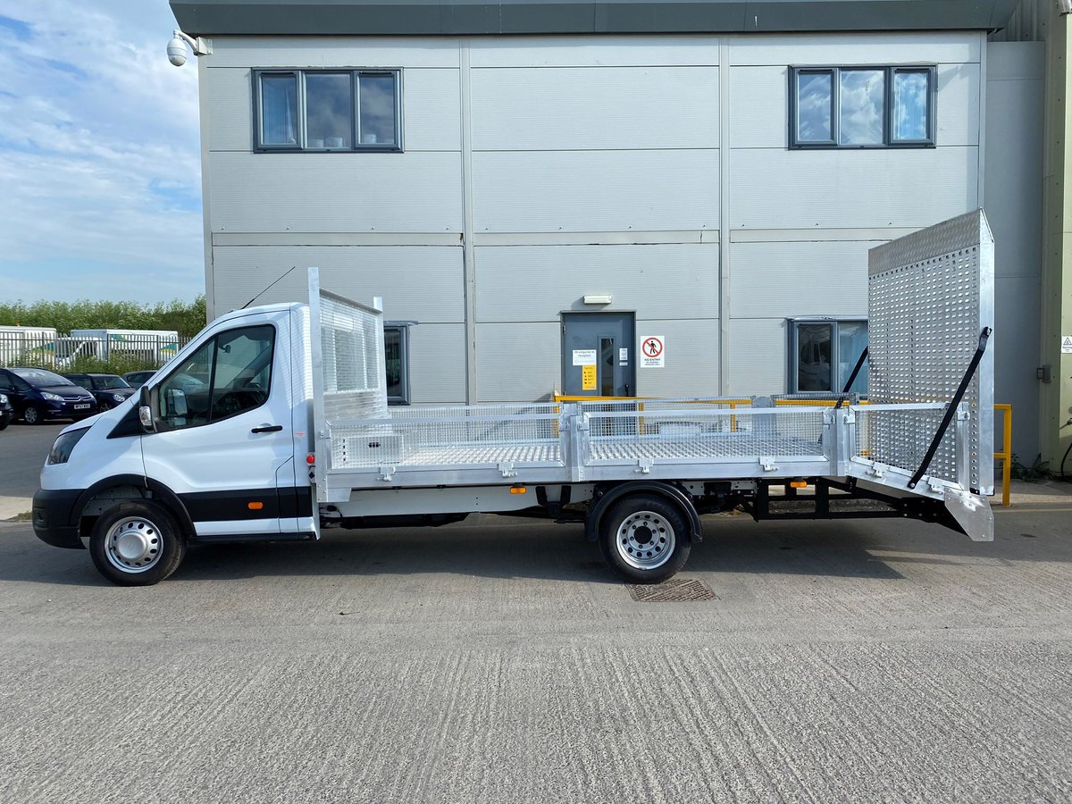 It’s Throwback Thursday! This aluminium beavertail for Stay Smart Landscaping last year had an electric winch &amp; long wide ramps for loading grass cutting machines with low ground clearance. Considering new/refurbished landscaping vehicles for spring? Contact us on 01482 897607.
