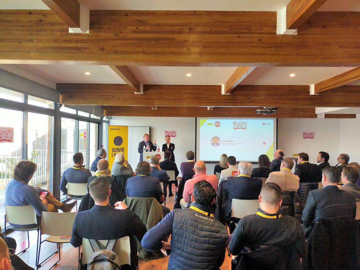 patricebegay's tweet image. Un Meneur c'est ce commandant de bord,qui fédère &amp;amp; rassemble contre vents et marées,qui garde le calme dans la tempête avec 1 point GPS loin, 1 optimisme sans faille. #LesMeneurs de toutes les Régions 🇫🇷 réunis autour du sport, du business entre solidarité &amp;amp; partage @CNMarseille.