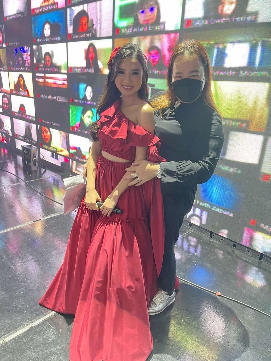 darlasauler's tweet photo. Happy Birthday @francinecarreld 💜💜💜 https://t.co/mSi99onUQk