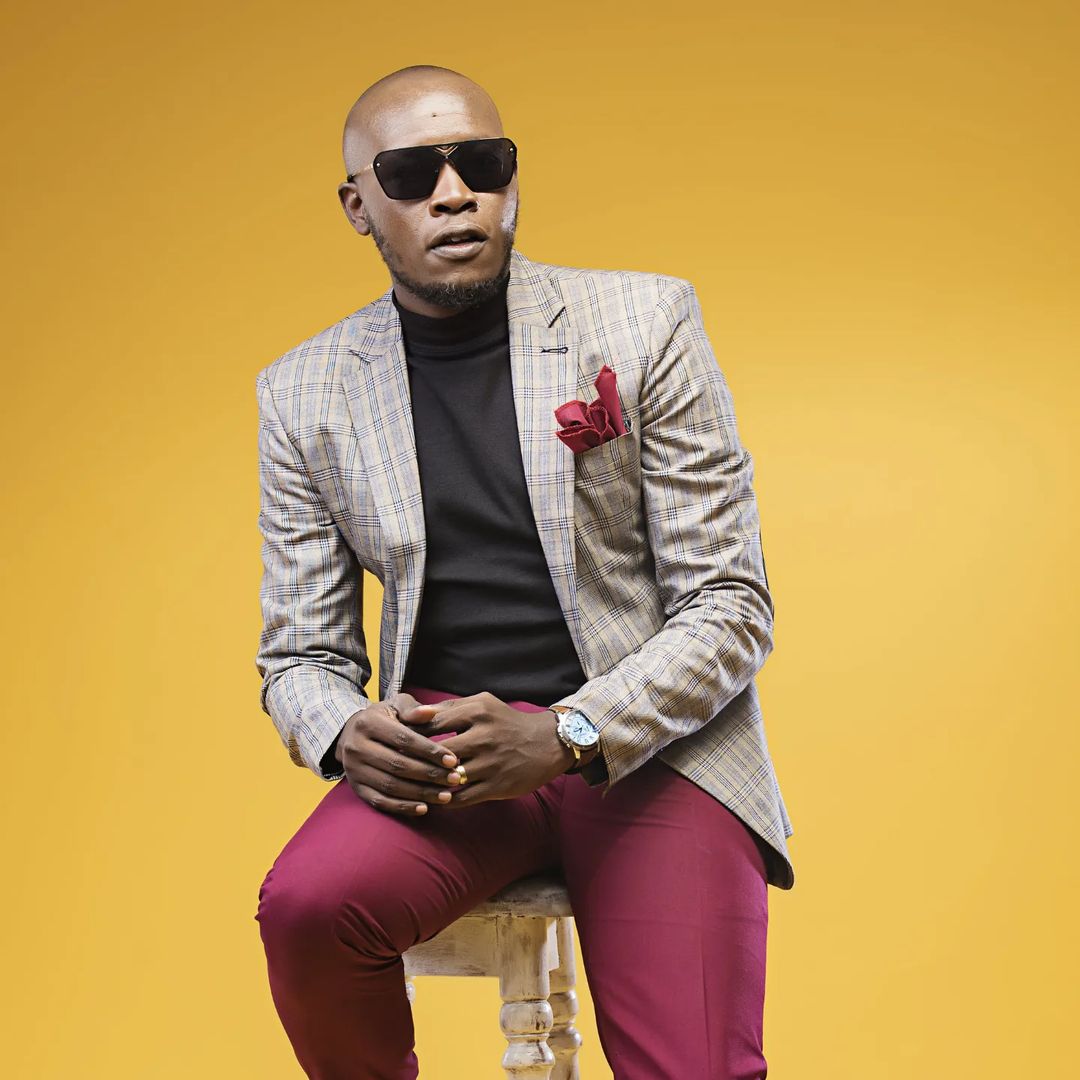 Tuko_co_ke's tweet photo. .@daddyowenmusic: "I never carried a panga and chased him at any point of my life. My brother and I are very close. He is my big brother, a man I honour and respect. Thank you for all your concern."

#tukonews #Kenya #DaddyOwen #Rufftone https://t.co/aXGdWvFeyA