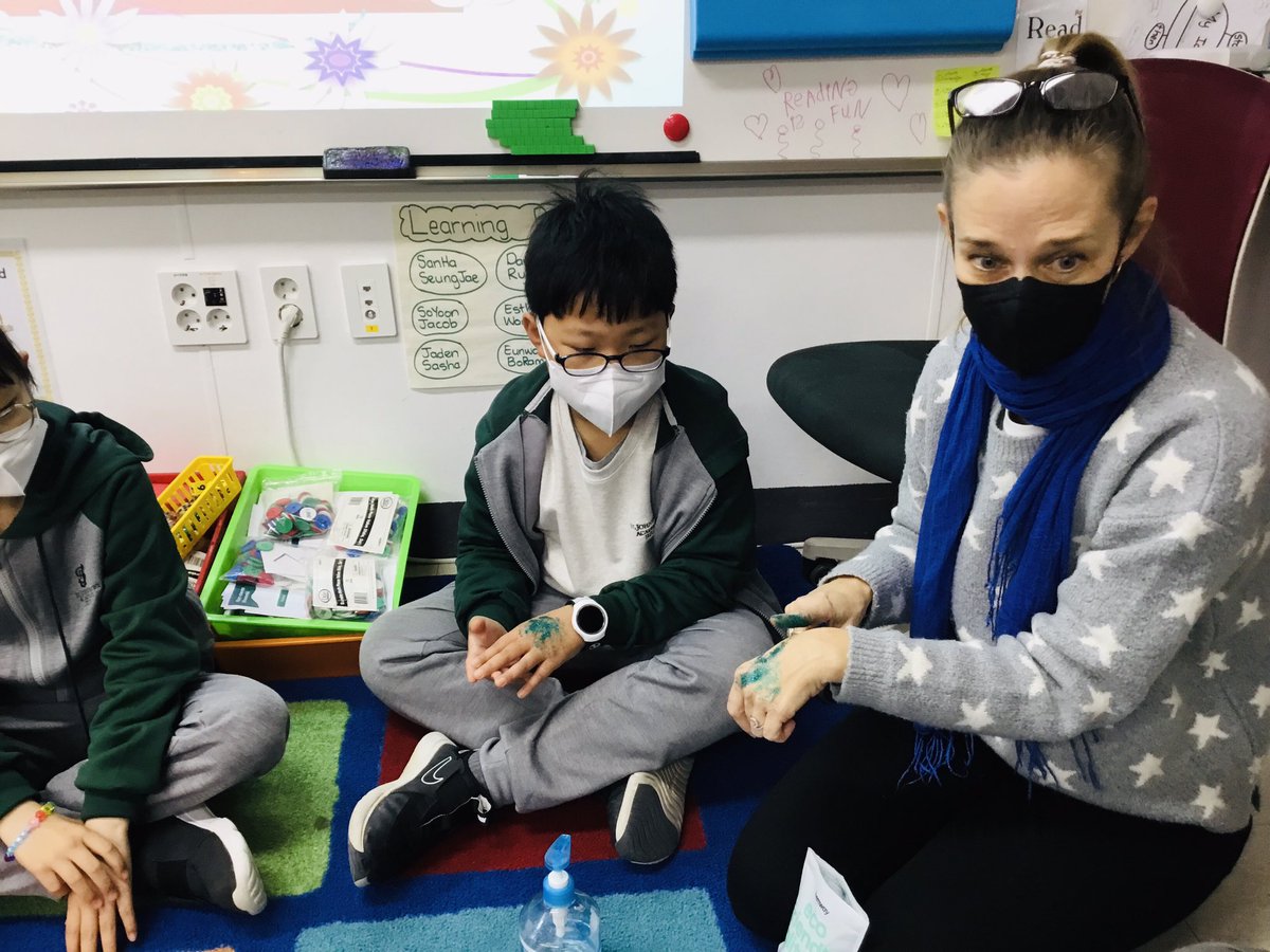 How awesome is our school counselor? Integrating Science and SEL to ‘pollinate with kindness’…. We could all use some ‘kindness pollination’ these days! Thanks Ms Amanda! <a href="/SJA_Jeju/">SJA Jeju</a>