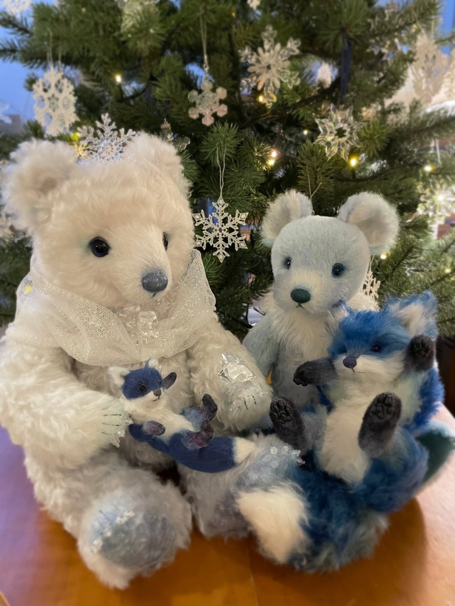 NaokoMarone's tweet photo. ❄️Snowwhite〜*・゜゚・*:.。..。.:*・・*:.。. .。.:*・゜゚・*〜Coolblue…な子達の集い💙
#冬の青 #冬の白
#snowwhite #coolblue
#bluegradation https://t.co/tExJ9bAjuA