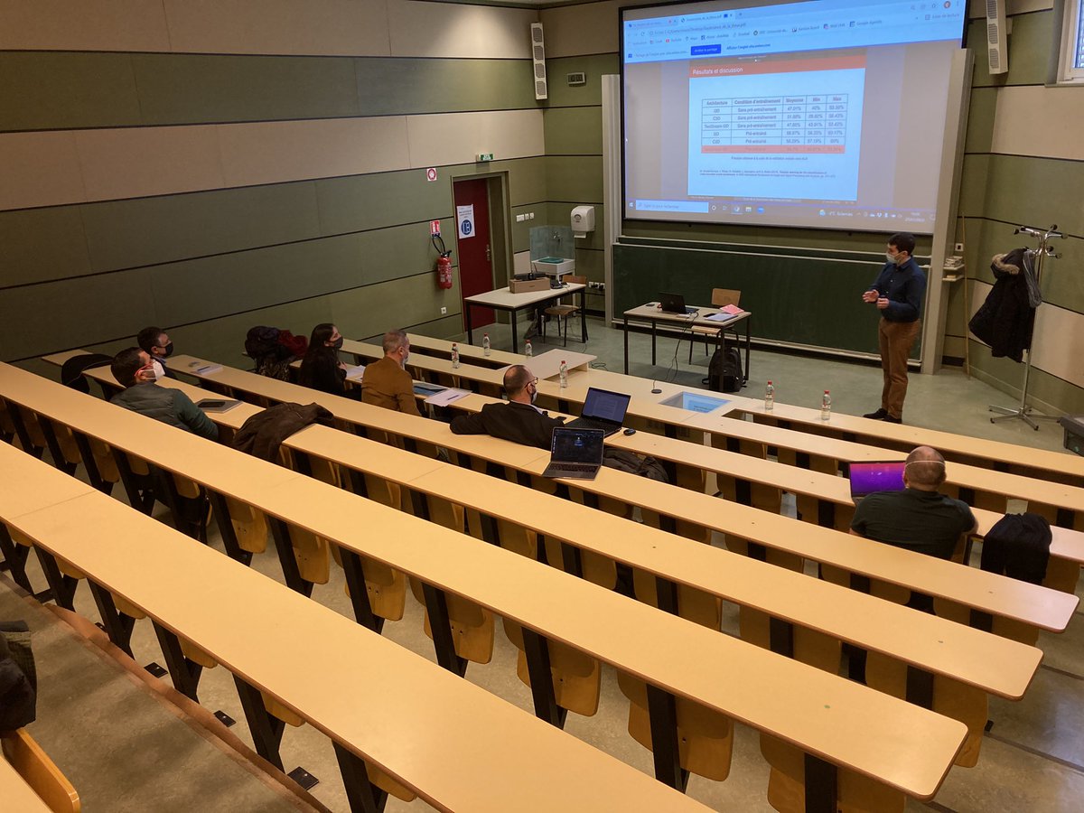 Soutenance de <a href="/mounirbraham/">Mounir Bendali-Braham</a> sur la classification de vidéos de foule. Un doctorant de plus qui va quitter le nid 😉