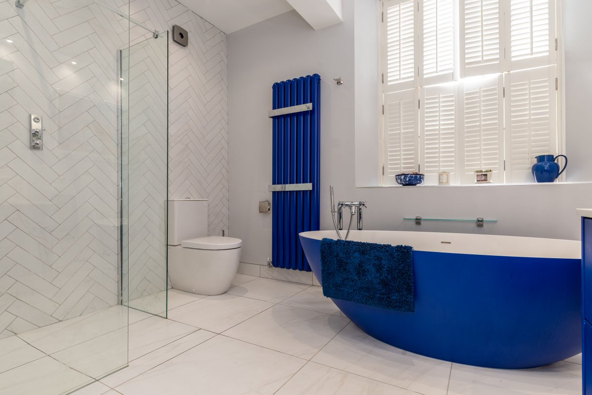 Bold and beautiful 💙

We LOVED this bright cobalt blue @LaufenBathrooms bathroom we fitted for one of our customers! No design is too bright or daring here at Creative Interiors, so get in touch to see how we can help bring your ideas to life.