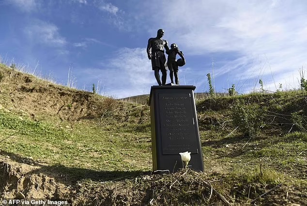 DailyMailCeleb's tweet image. The basketball legend and his daughter have been immortalized with a bronze statue with the inscription 'heroes come and go but legends are forever'