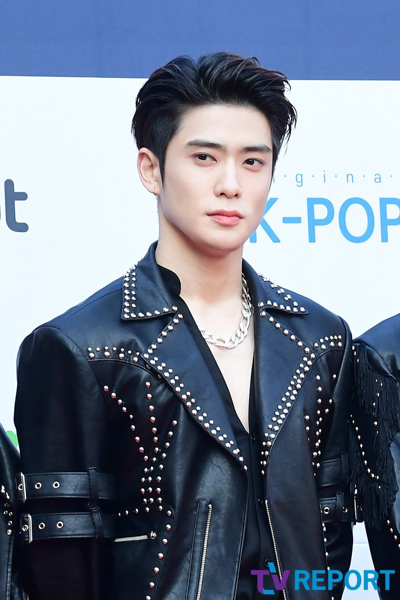 vivaskinfood's tweet photo. Ngeri banget ya jaehyun tuh 👀
#jaehyun 
 #GaonChartMusicAwards https://t.co/H7WGLPiKGR