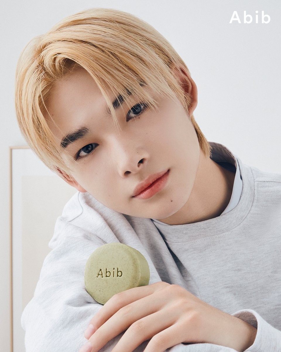 Abib_Global's tweet photo. [Abib]
Calming facial soap
Heartleaf stone
-
ENHYPEN NI-KI
-
The very first step of your calming care routine,
Calming facial soap, Heartleaf stone

#AbibXENHYPEN
#ENHYPEN
#ENHYPEN_NIKI https://t.co/nmnaf4yLe3
