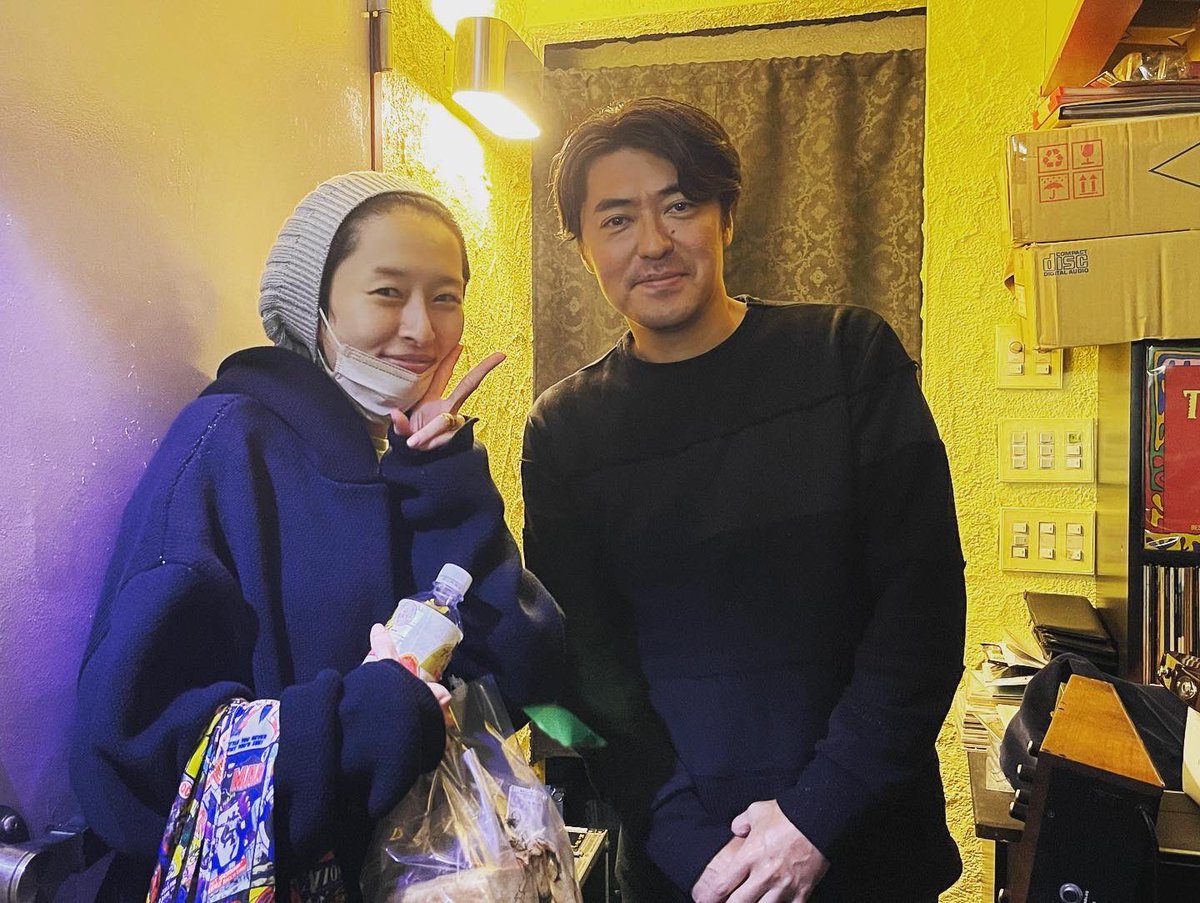 YusukeHorikoshi's tweet image. SPEED島袋寛子さんのhiro名義でのニューアルバム「0」収録「Always Remember」にギターで参加しております。coldfeetプロデュースの懐かしさと新しさを感じるR&amp;amp;Bトラックにhiroさんの素晴らしい歌で最高です！

妻がSPEEDの大ファンだったみたいで、テンション上がりまくり大喜びでお誘い頂き感謝！