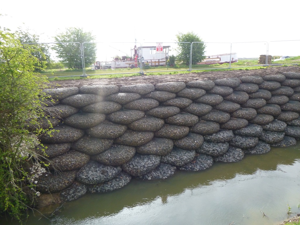 RidgewayOnline's tweet image. Kyowa Filter Unit Rockbags are recognised as a simple and highly adaptable solution for protecting waterway embankments.

#rockbags #filterunit #ridgewayrockbags #erosionprotection

rockbags.com