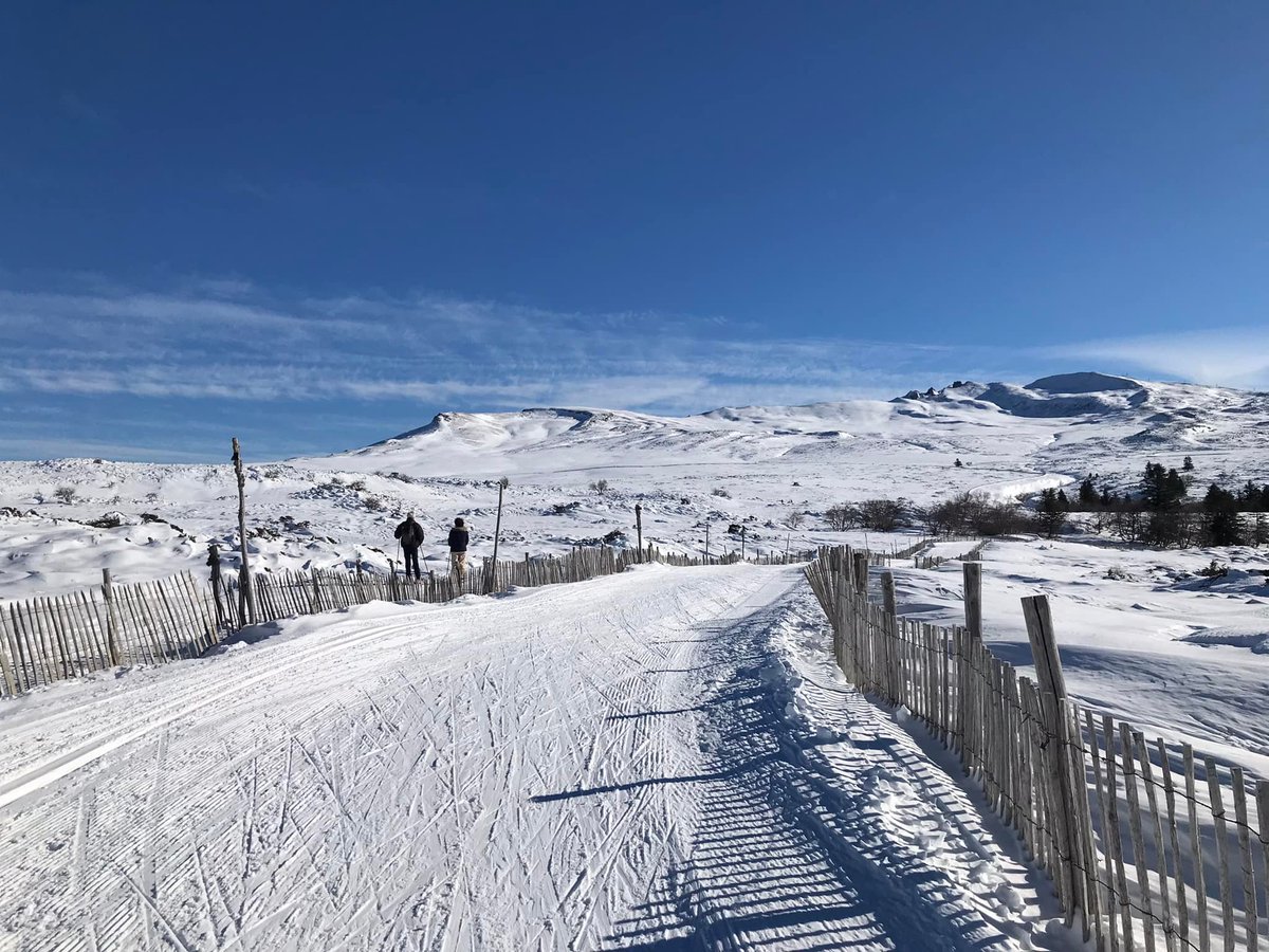 Massif du Sancy tweet media