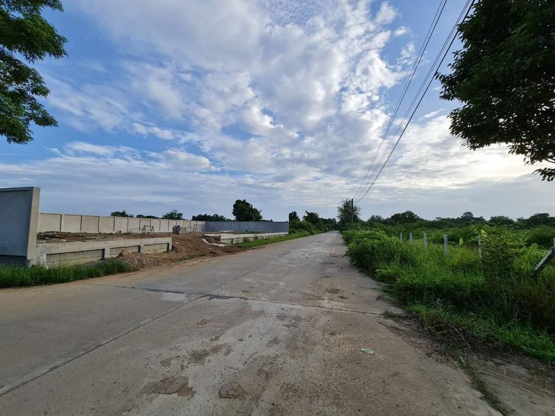 GiantKiang's tweet photo. land in Chiang Mai💯 Land in a prime location, can't find it anymore, 748 sq.m., mountain view 😆Near the city 5 minutes 😁Adjacent to the Ring Road 3, Ton Pao Intersection, 1meters already filled, fenced with groundwater, electricity, #chiangmai #landforsale https://t.co/eABgQ0cD0O