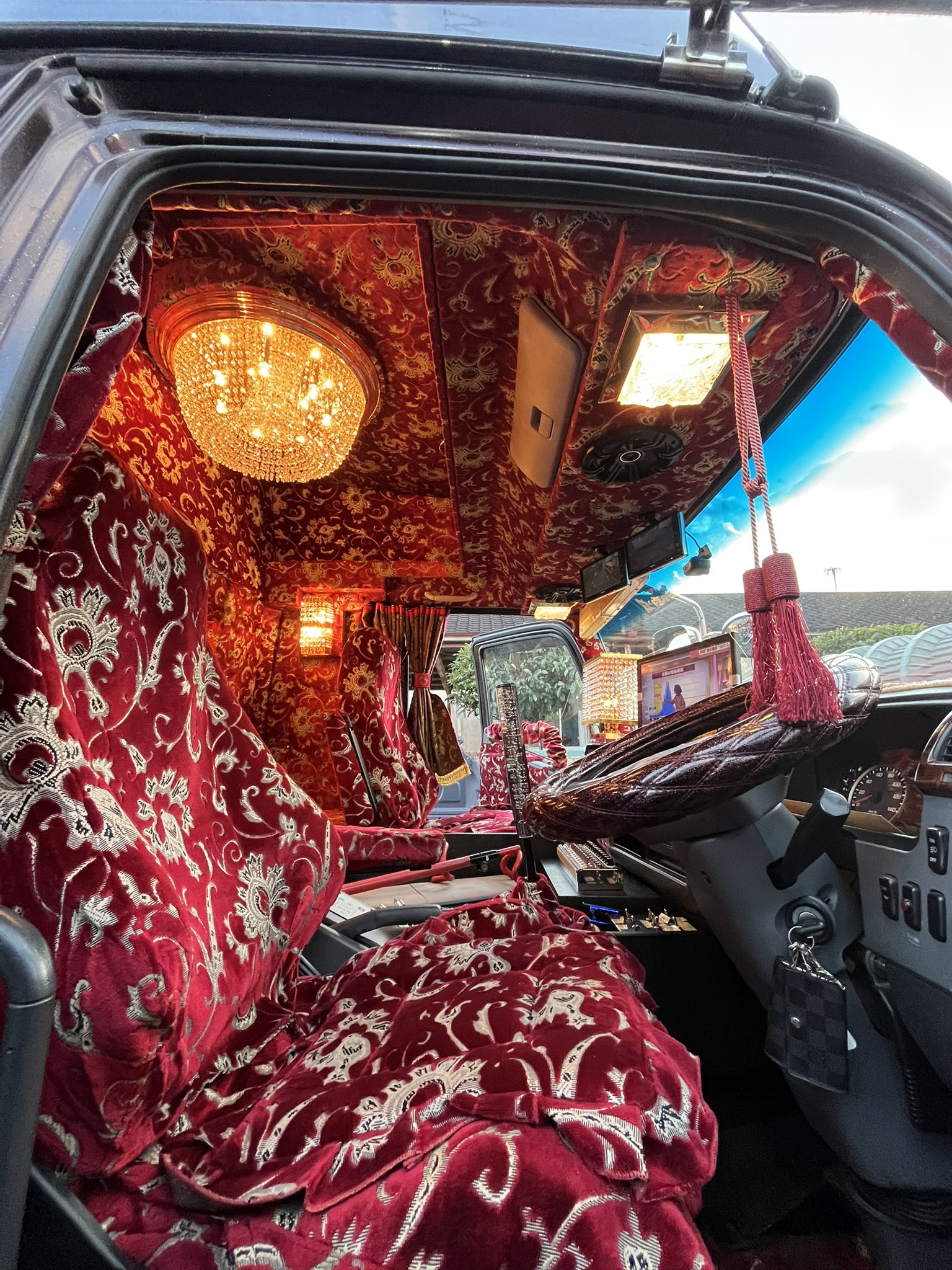 トラックシャンデリア - 車のパーツ トラックシャンデリア - 車のパーツ
