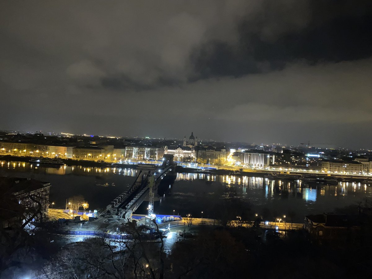 garayevkanan's tweet photo. Budapest nights https://t.co/OZesWXQA5v