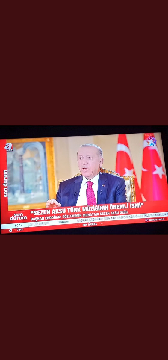 Fazıl Say gündem olmuş bugünde...
Aktroller temkinli ama hiç biri henüz yorum yapmıyor. Eeee nede olsa Sayın Cumhurbaşkanı Erdoğan sağı solu belli olmaz fazıl say bizim önemli bir Sanatçımızdır der kalıverirler ortada. Sahi şimdi aktroller sezen aksu ya sövecek mi sevecek mi