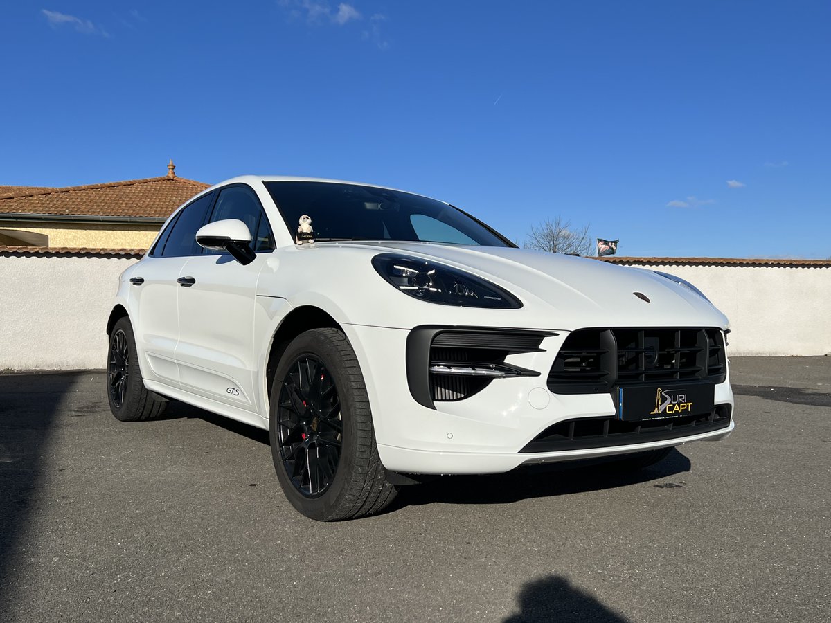 DashcamSuricapt's tweet photo. Un #Porsche Macan GTS désormais bien protégé ! 

Équipé d'une #dashcam @BlackVue DR750X-2CH PLUS, plus rien n'échappera à son conducteur, sur la route ou en stationnement. 

Commandez la votre sur https://t.co/j7E5Syt2te 🌐

𝗦𝗨𝗥𝗜𝗖𝗔𝗣𝗧
Toujours un œil sur la route 👁 https://t.co/Pff1Z3WGTH