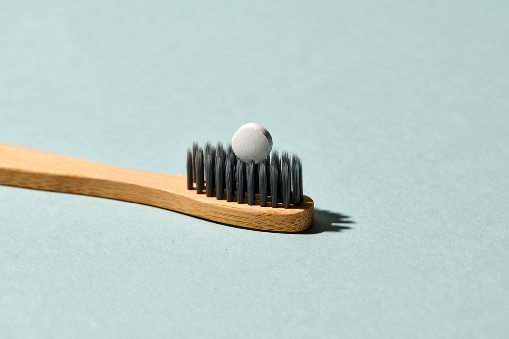 BambuuBrush's tweet photo. 🚨NEW PRODUCT ALERT! 🚨

We are super excited to announce our partnership with
@denttabs.

DID YOU KNOW... We use 300 million tubes of toothpaste every year in the UK. 

Try them out today #onesimplechange ⬇️

https://t.co/ilmxHkhUWc https://t.co/wUSWuK7b9f
