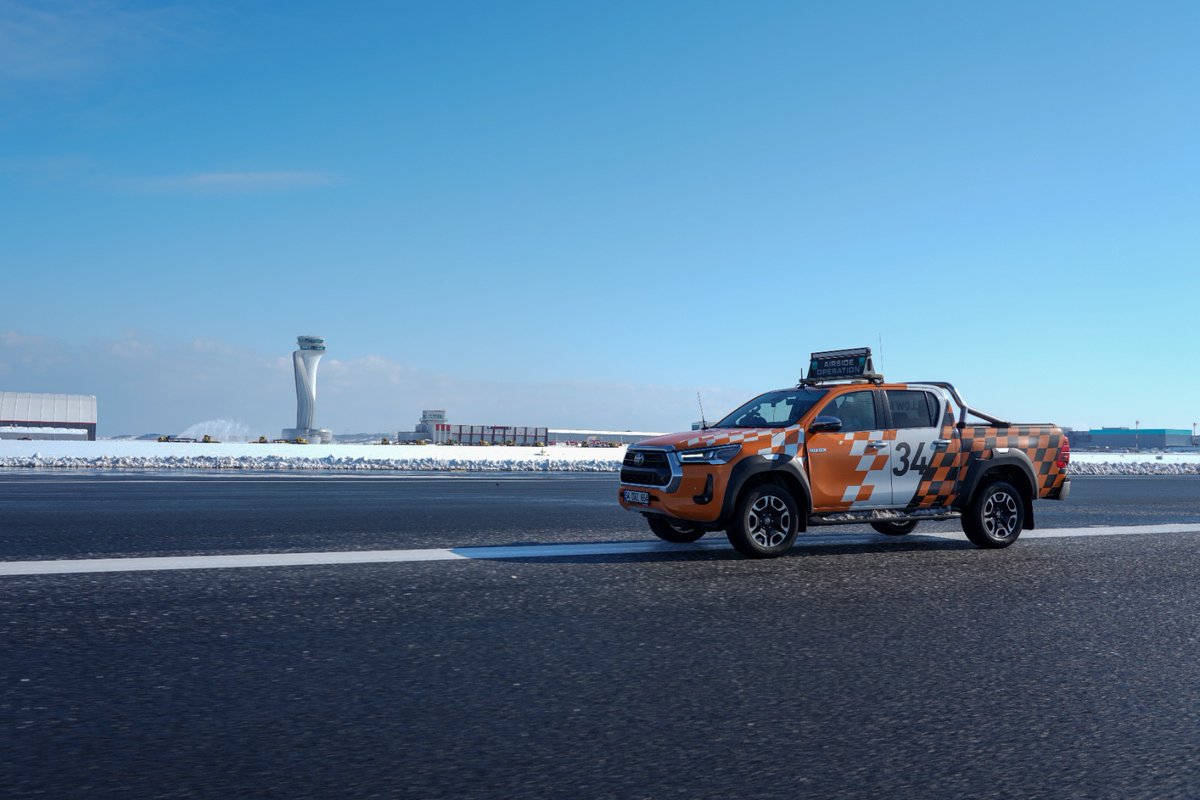 #İstanbulHavalimanı'nda bugün planlanan 751 uçuş operasyonu kesintisiz bir şekilde devam ediyor.✈️

751 ATM (air traffic movements) operations planned today continue uninterruptedly at #IstanbulAirport.✈️