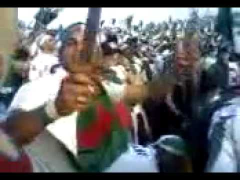 AMekroun's tweet photo. إلى نسيتو نفكروكم
واقعة ام درمان بالسودان بين المنتخب الكرغلي ومصر سنة 2009 كان الطايح فيها أكثر من النايض بوتخريقوص صيفط كاع الحباسة والشماكرية والمقرقبين في طيارة  للسودان على اساس انهم مشجعين فكان لكان هذا هو النظام الكرغلي وتاريخه الرياضي https://t.co/cRvkKsBf1M