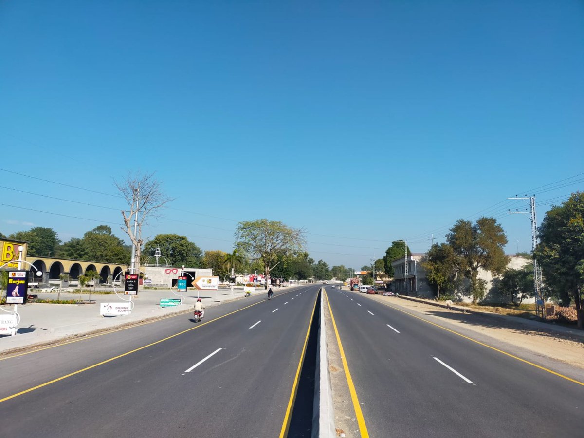 UsmanAKBuzdar's tweet photo. 80% work on Dualization of Dina-Mangla Road, Jehlum, has been completed

Project cost is 1.4 Billion Rs and to be completed by the end of June. https://t.co/ANmlP9HsZR