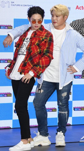 iTeukUrHeart's tweet photo. #heechul #SHINDONG @SJofficial #superjunior 

What an ICONIC DUO 🤣 https://t.co/PnNBs9WNhY