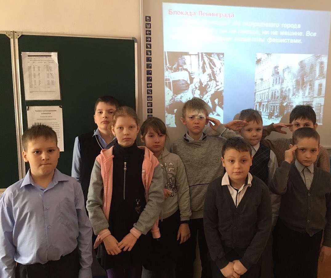 SintshHb's tweet photo. Интерактивный урок во 2 «Б», посвящённый Дню снятия блокады Ленинграда 🕊

#ШколаИнтернат6 #Школа #Дети #Знания #Образование #ОВЗ #БлокадаЛенинграда #ВтораяМироваяВойна #ВеликойОтечественнаяВойна #Память #Помним #Январь #Зима #ХабаровскийКрай #Хабаровск #Россия https://t.co/wvtRZBhZcg