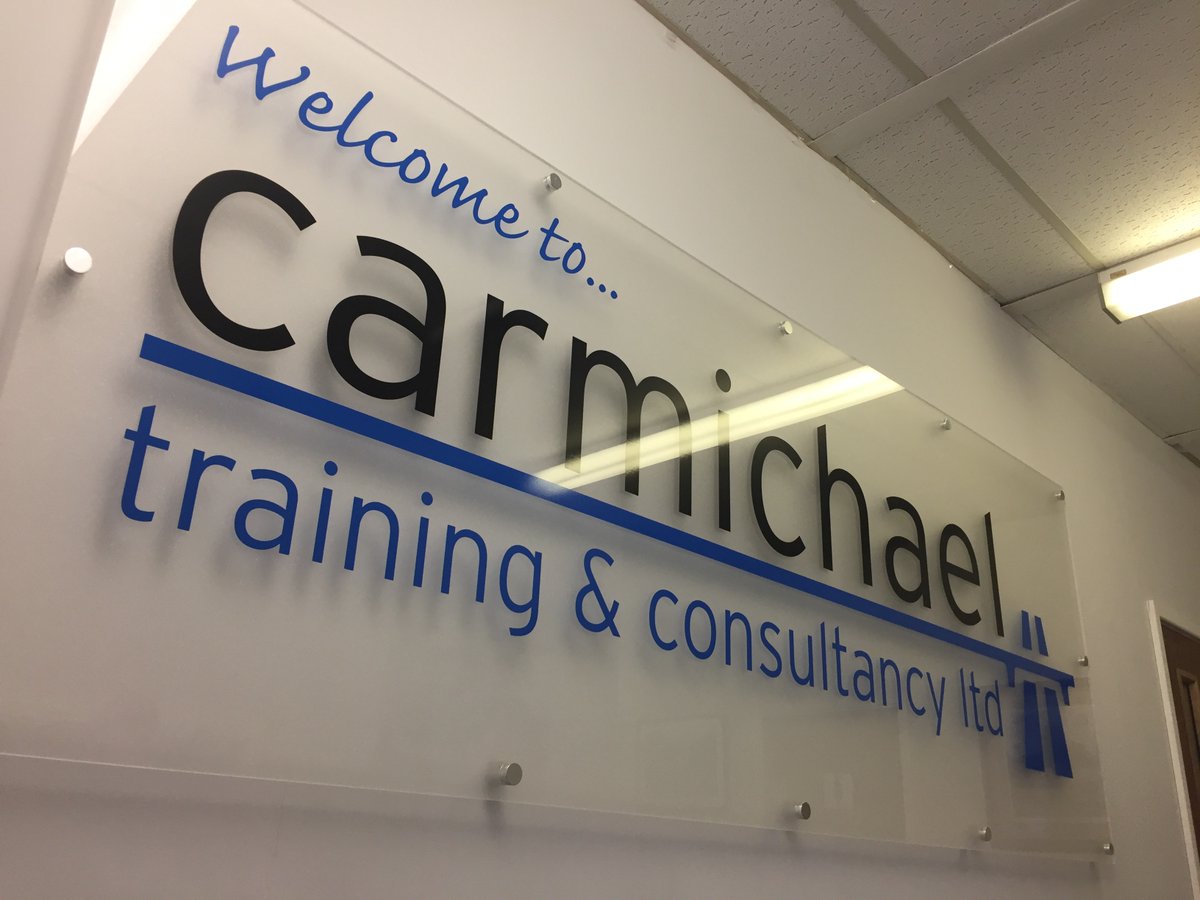 carmichaelhull's tweet photo. ⭐️Did you pass Driving Test before 1997? ⭐️
If so, you could qualify to drive a 7.5 tonne truck.
With fantastic HGV careers due to brexit shortages, it's a great time to look at our Courses! 👍
Call 01482 347575 to book https://t.co/CIgLdyay03
#CarmichaelHull #hgvdrivercourses https://t.co/4q8traFqzz