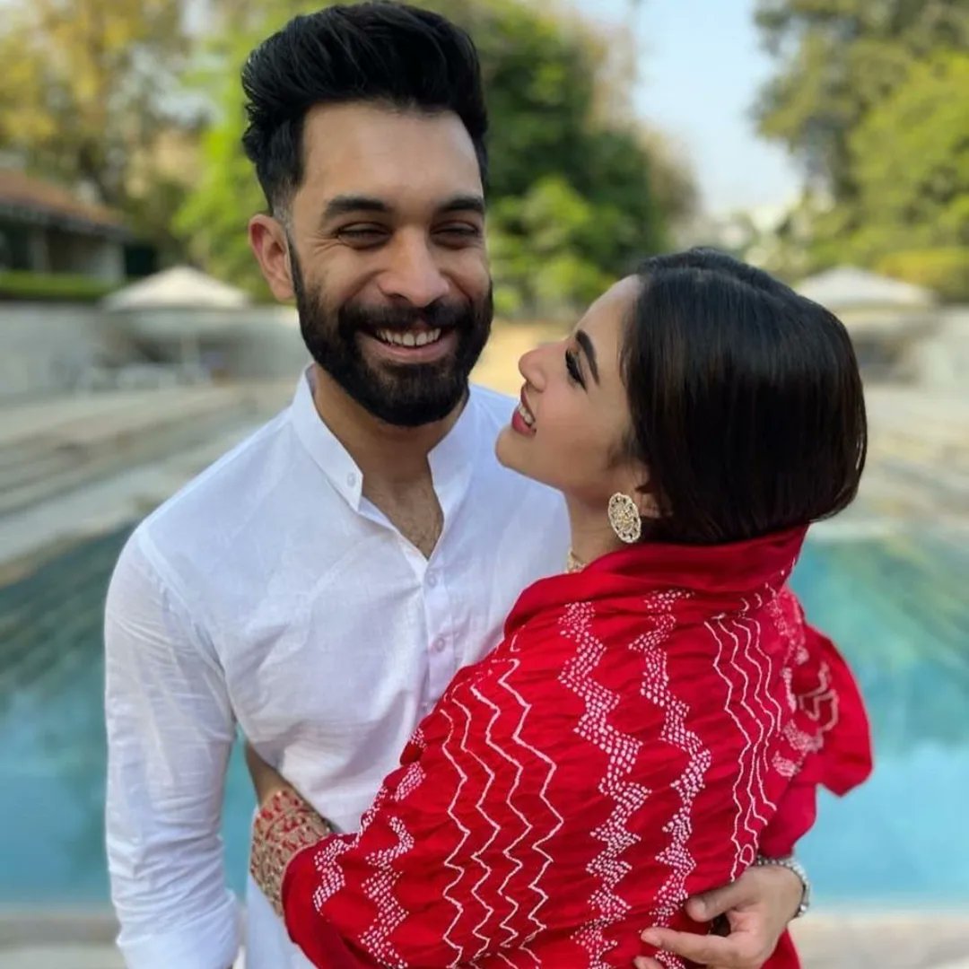 9xmHaqSe's tweet photo. Hitched! Congratulations to the Couple. Mouni Roy and Suraj Nambiar
.
.
.
#9xm #mouni #mouniroy #mouniroyhot #hitchedforlife #hitched #justmarried #happilyeverafter #marriage #surajnambiar #married #marriedcouples #wedding #weddingfestivities #married #marriedcouple https://t.co/D2LldgVPWS